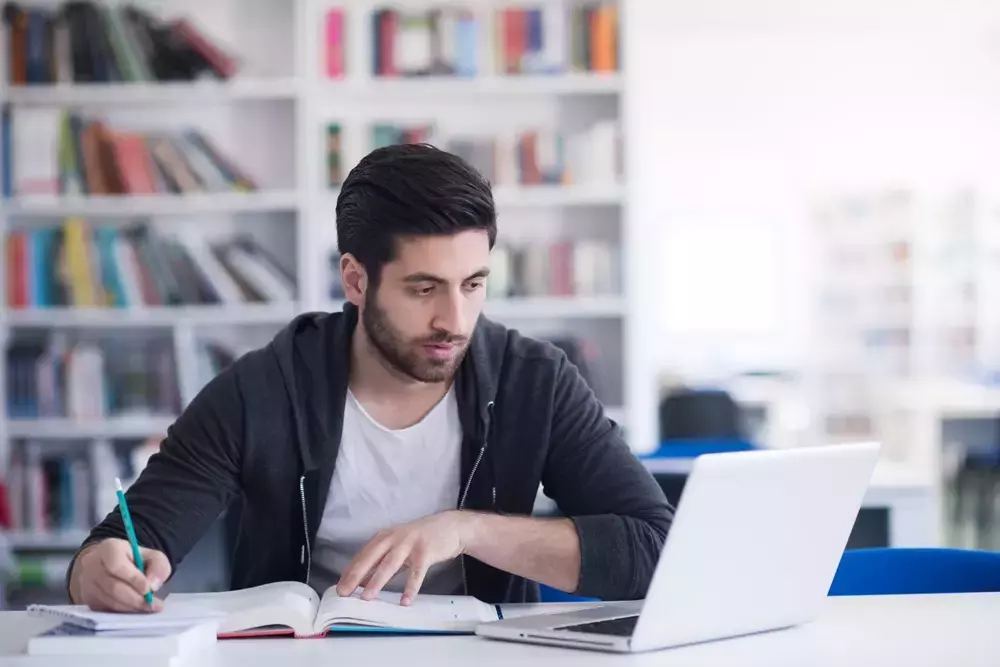 Unlocking Career Advancement: Exploring the Benefits of Online MBA Programs in Australia