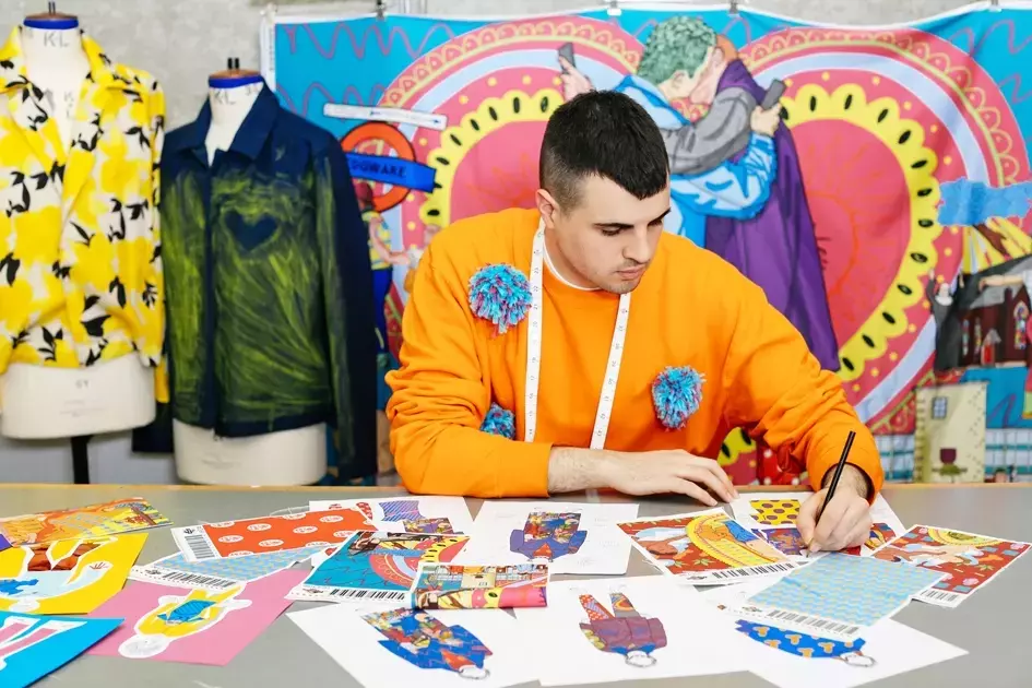 Unlocking the Doors to Fashion: Exploring the Transformative Power of a Fashion Degree