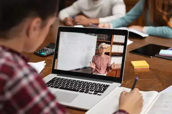 Exploring the World of Online Colleges