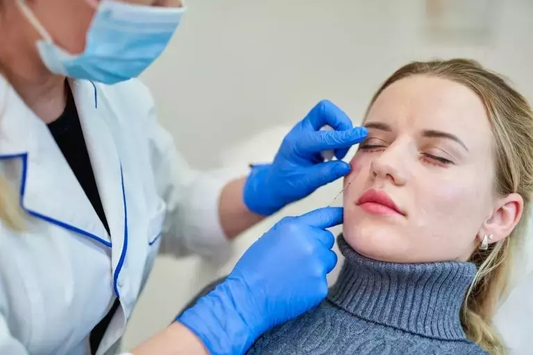 Beauty nurses: lighting up the bright road of beauty career