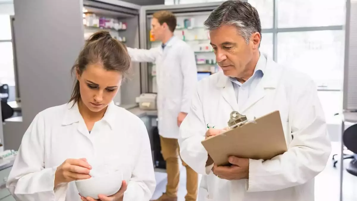 Pharmacy Technician Training: Guide to a Fulfilling Career
