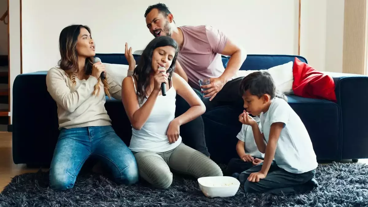 Unleash Your Inner Pop Star: A Review of the “Grab The Mic” Karaoke Board Game