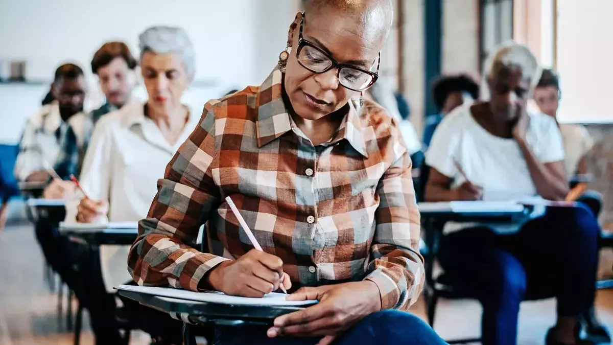 Explore Thriving Community College Programs for Seniors in 2025