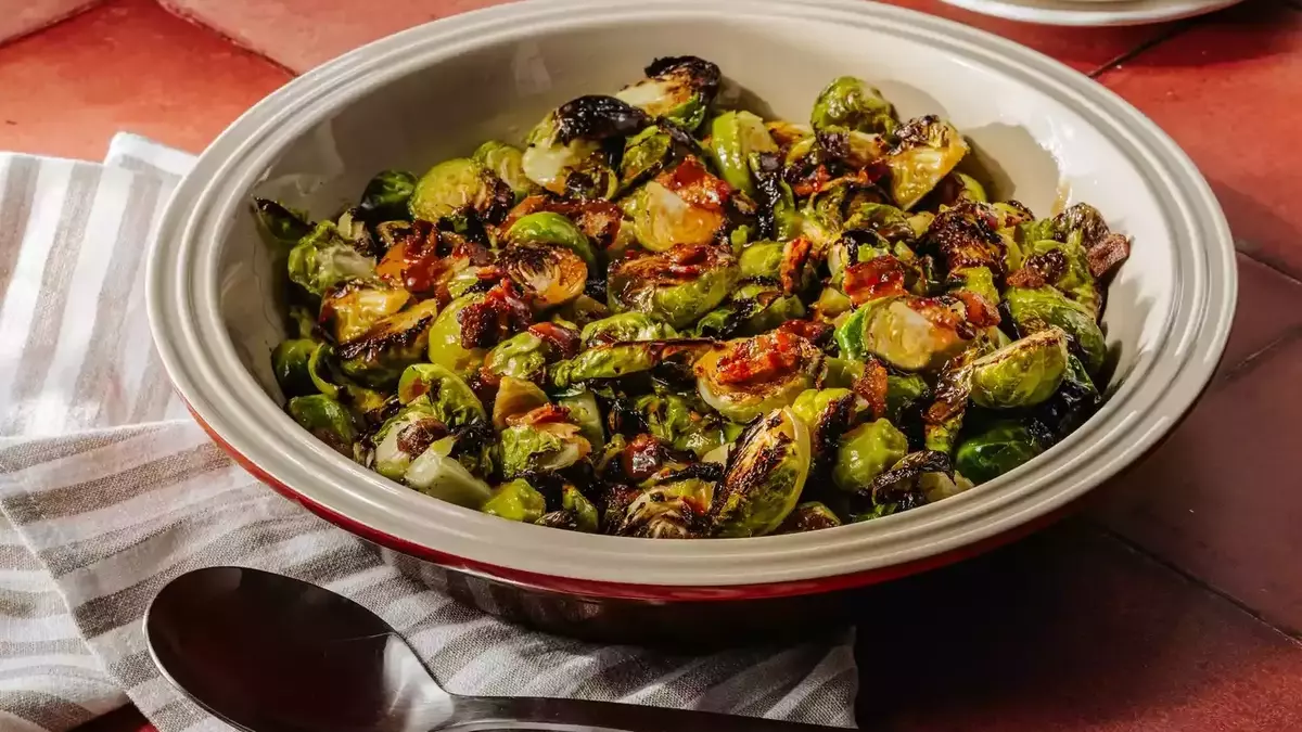 Crispy Brussels Sprouts with Sweet Chili Sauce (Nam Chim Gai)