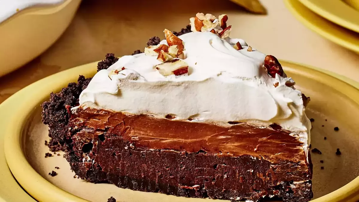 Decadent Chocolate Delight: The Ultimate Mississippi Mud Pie