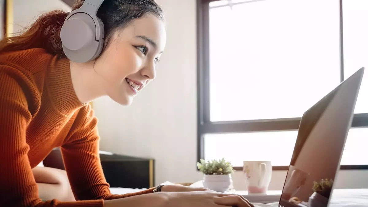 Improve Your English in Canada: The Smart Way to Learn with an English School Online