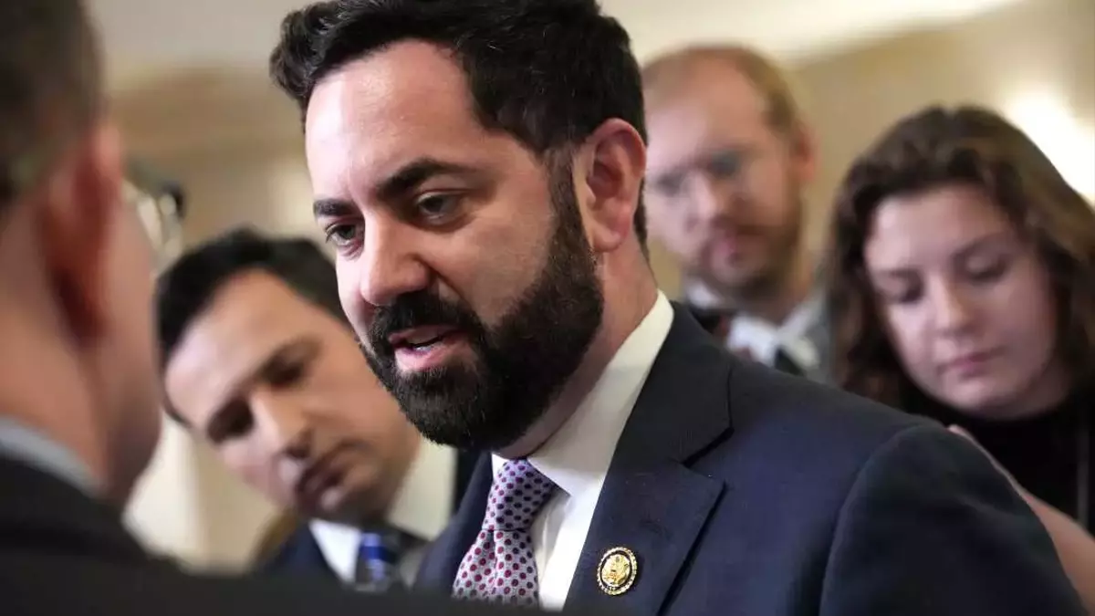 New York Republican Faces Public Backlash Over ICE Policy at Town Hall