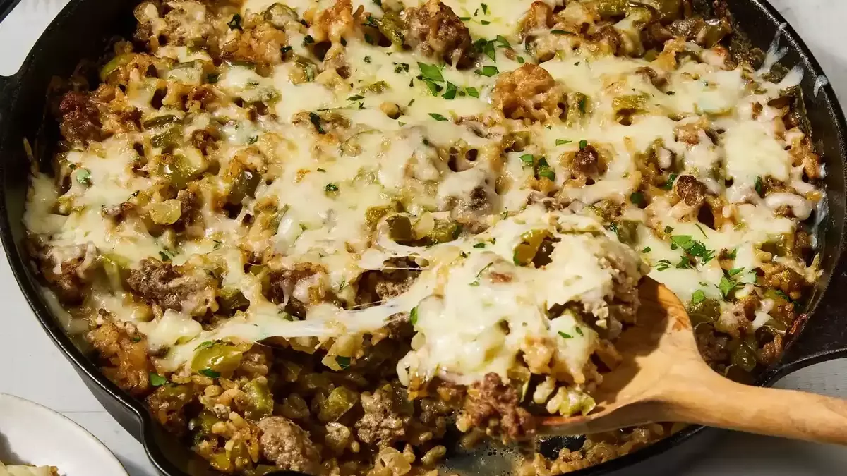 Hearty Cheesy Ground Beef & Rice Bake: A Quick and Satisfying Meal
