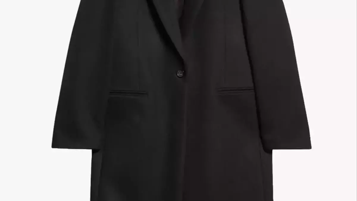 Recreating Carolyn Bessette-Kennedy's Iconic Wardrobe from 'Love Story'