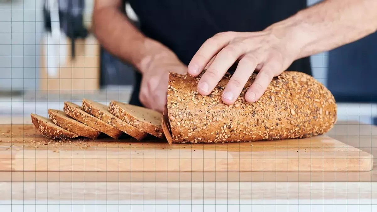 The Ultimate Guide to Selecting Healthy Bread: Expert Tips from Dietitians