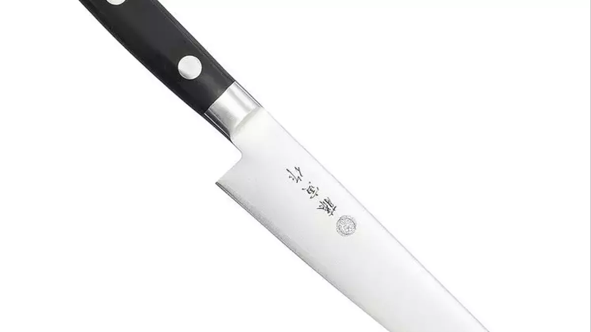 The Underrated Utility of the Petty Knife in Your Kitchen