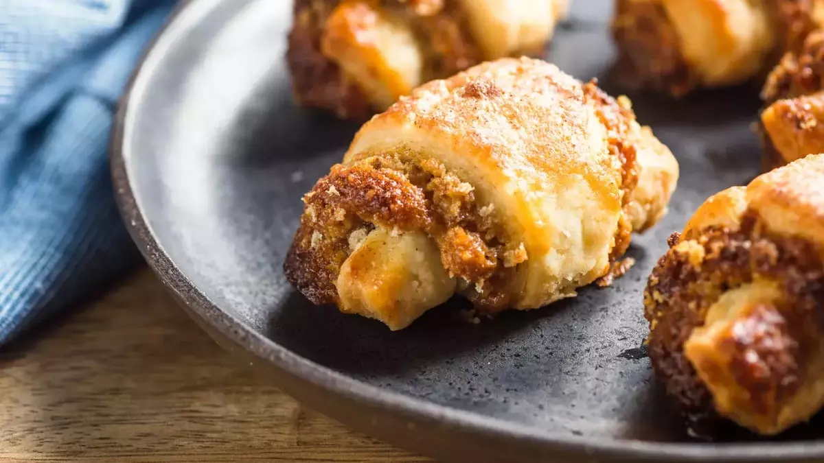 Mastering Classic Rugelach: A Guide to Flavorful & Flaky Cookies