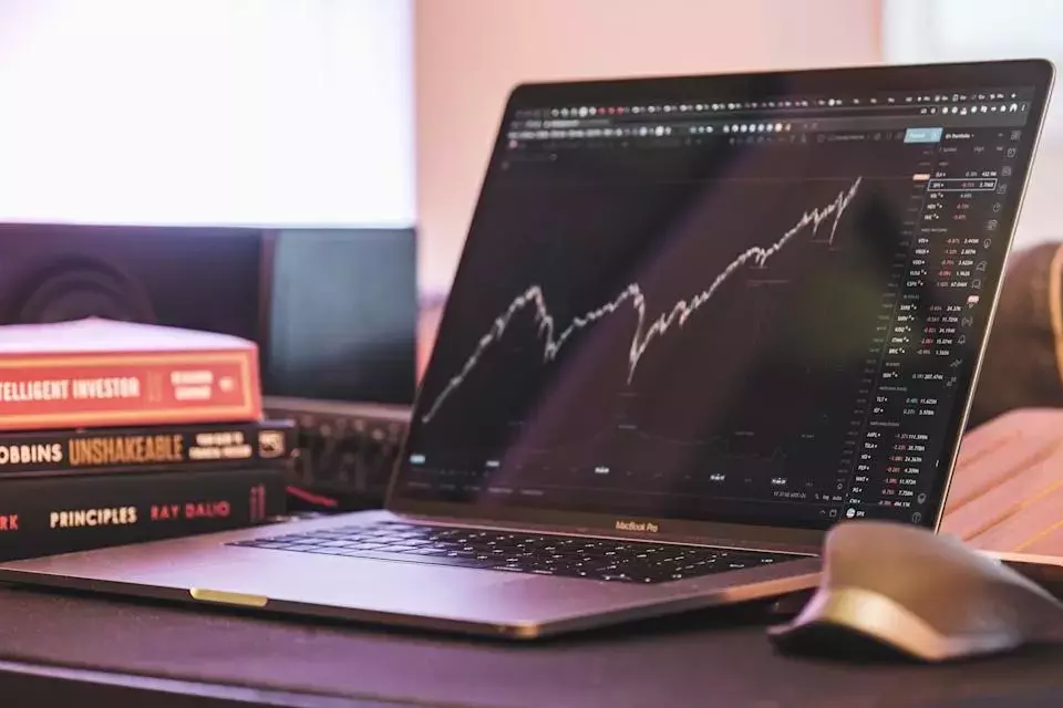 Jim Cramer's Outlook on Dow Inc.: 'Kaching Kaching' Potential