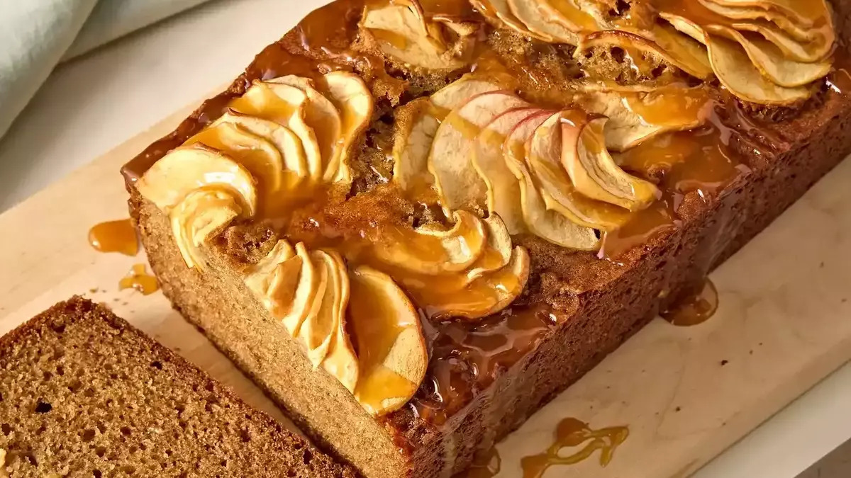 Delectable Brown Sugar-Glazed Apple Cake Recipe