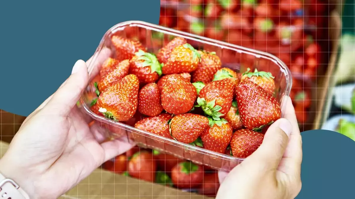 Optimizing Strawberry Freshness: Expert Storage Tips and Essential Tools