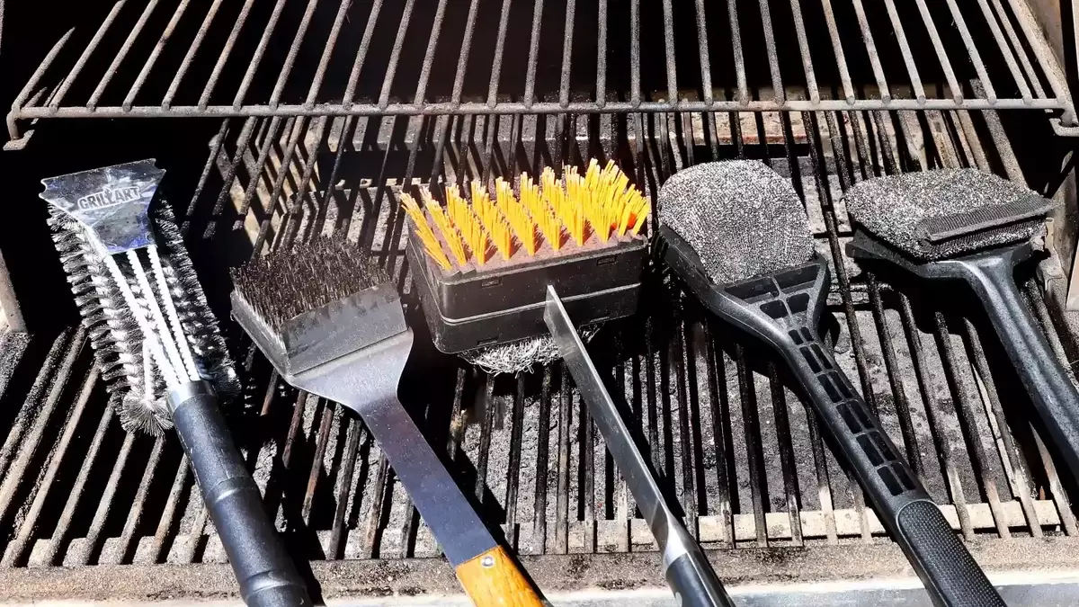 The Ultimate Guide to Grill Brushes: Cleaning Your Grill with Ease
