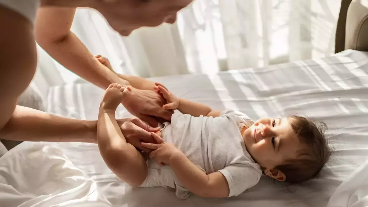 A Parent's Comprehensive Guide to Diaper Sizing: Ensuring Comfort and Preventing Leaks
