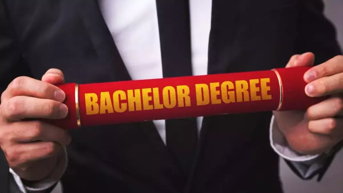 Navigate Online Bachelor Degree Programs: Costs, Benefits, and Career Opportunities