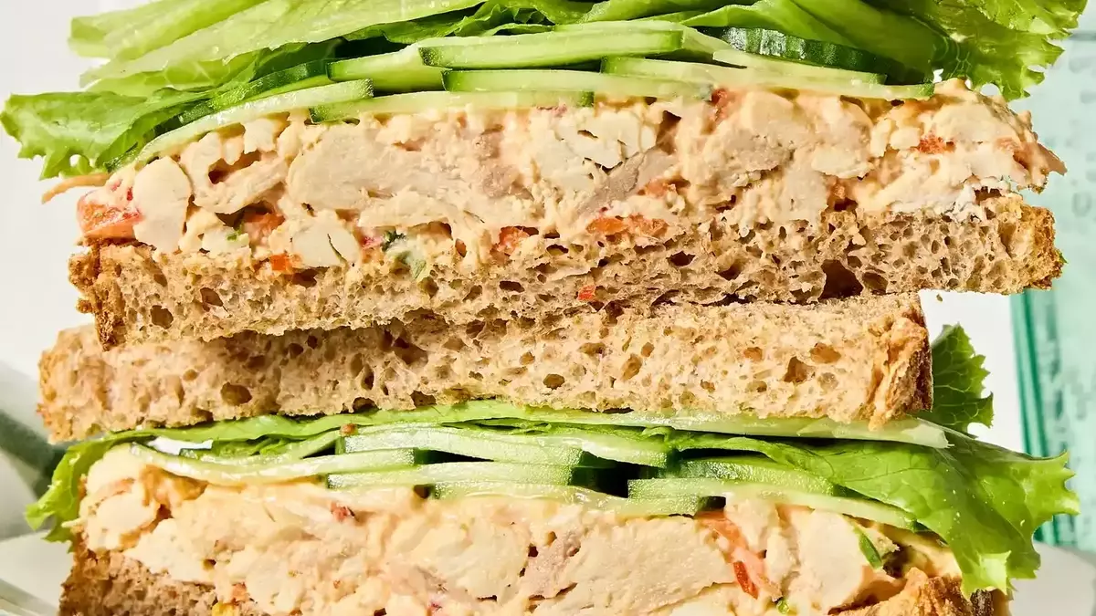 Spicy Chicken Salad Sandwich: A Flavorful and Healthy Lunch Option