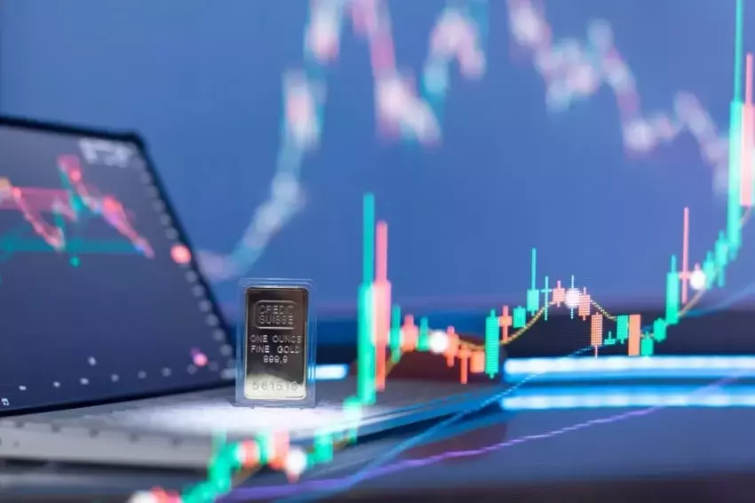 Top Analysts Highlight Three Energy Stocks with Over 7% Dividend Yields