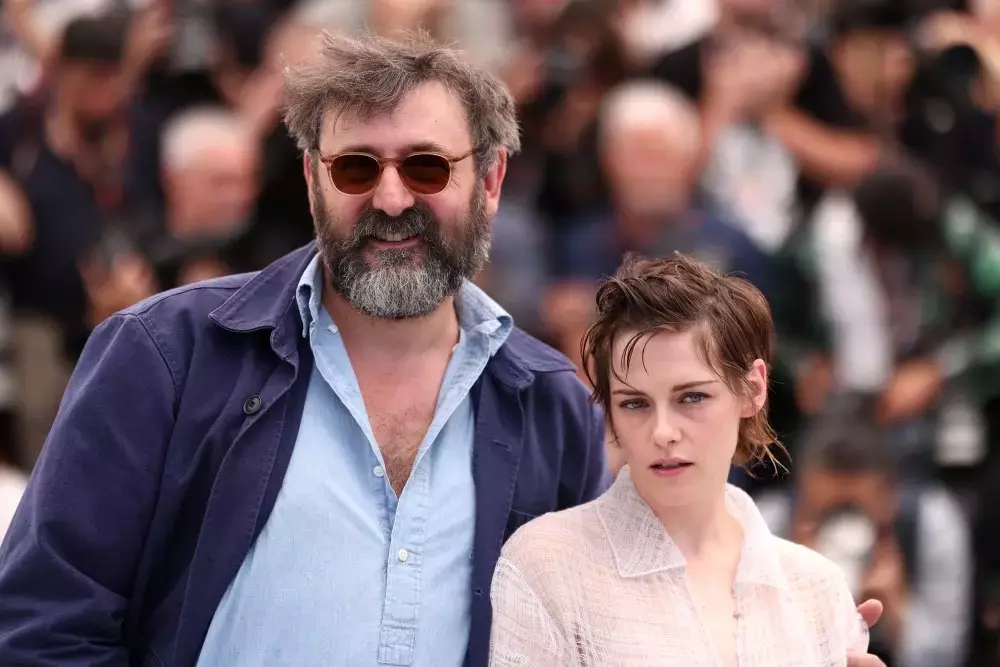 Kristen Stewart's 'Full Phil' Receives Enthusiastic Cannes Ovation Despite Mixed Reviews