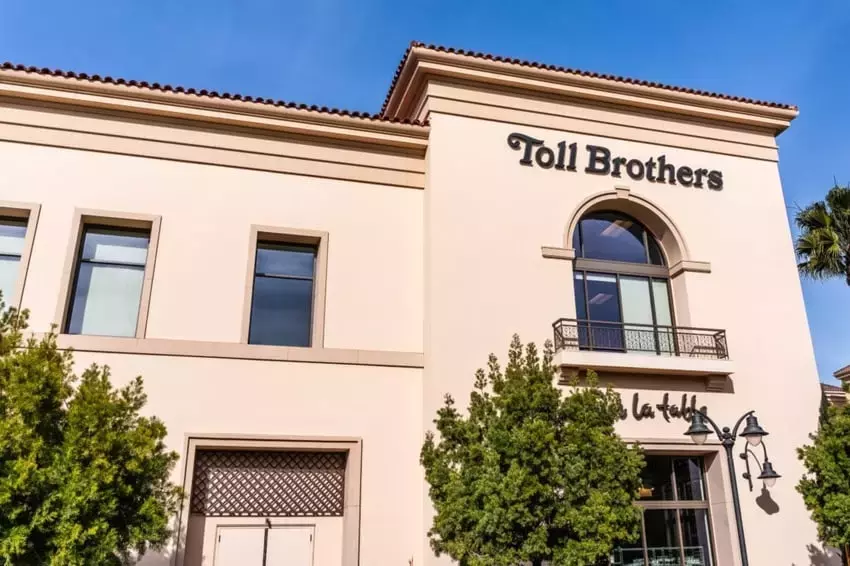 Toll Brothers Anticipates Earnings Release; Analysts Adjust Projections