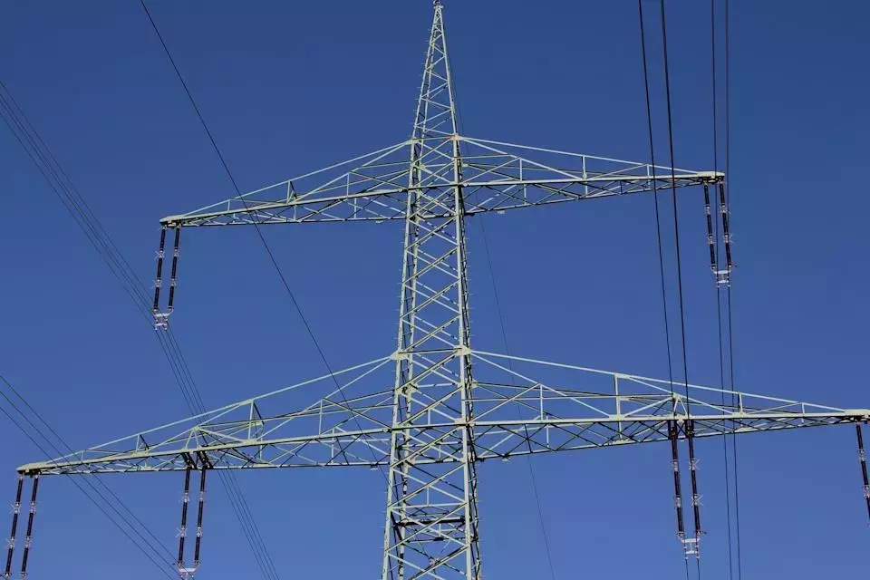 JPMorgan Elevates Price Target for Edison International (EIX) Amidst Positive Outlook