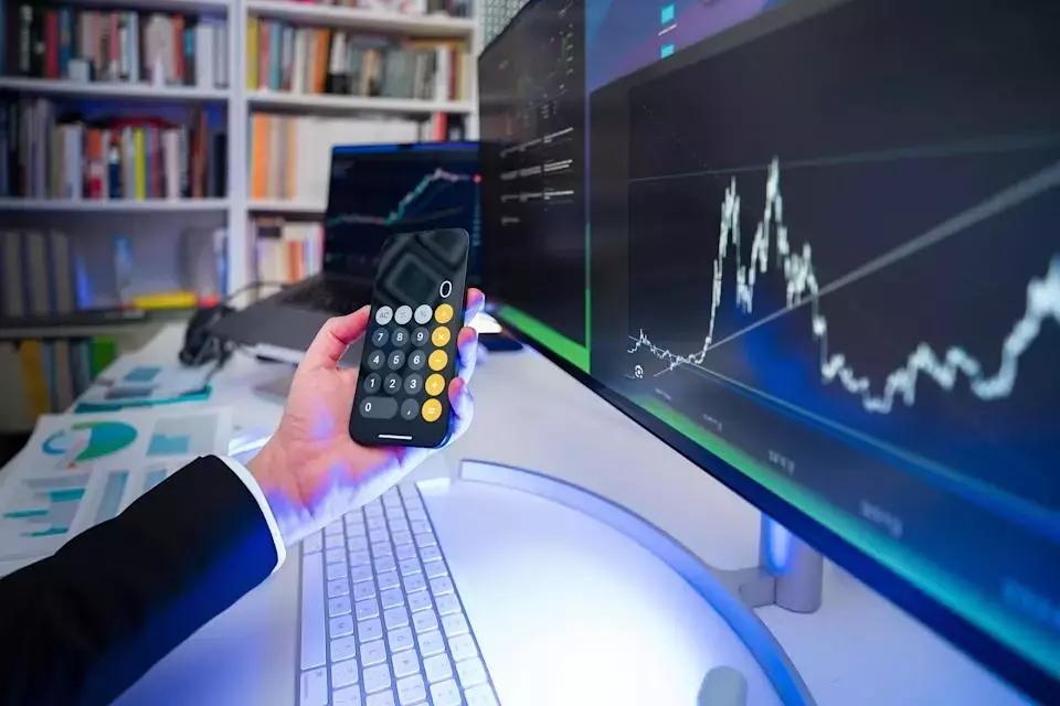 Cramer's Cautious Outlook on Vertiv Stock Amidst High Valuation