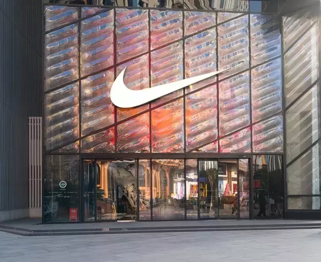 Nike's Premium Valuation: A Sell Rating Amidst Market Challenges