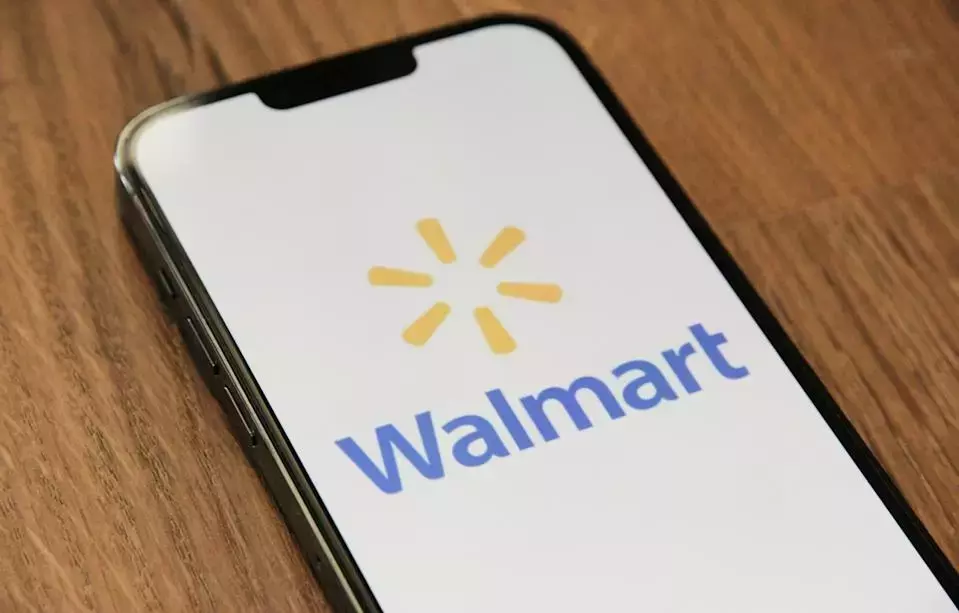 TD Cowen Elevates Walmart's Price Target on Robust Grocery Sector Performance