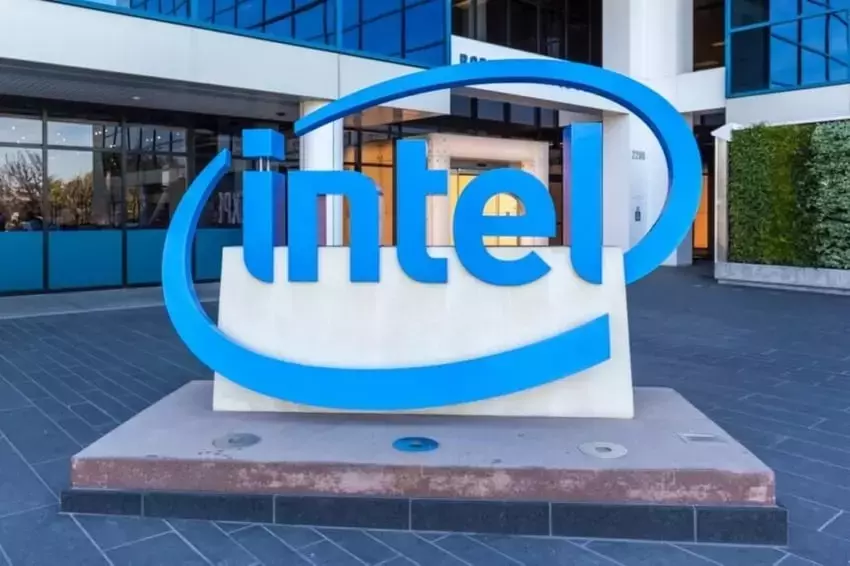 Intel Challenges AMD in Portable Gaming Market with New Chips