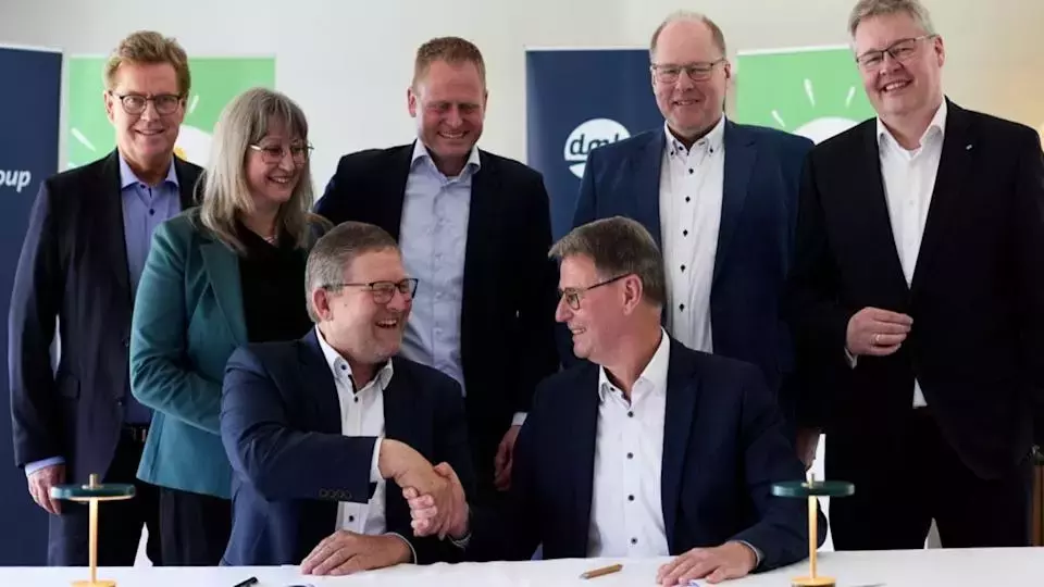 EU Approves Arla-DMK Merger, Creating Europe's Largest Dairy Cooperative
