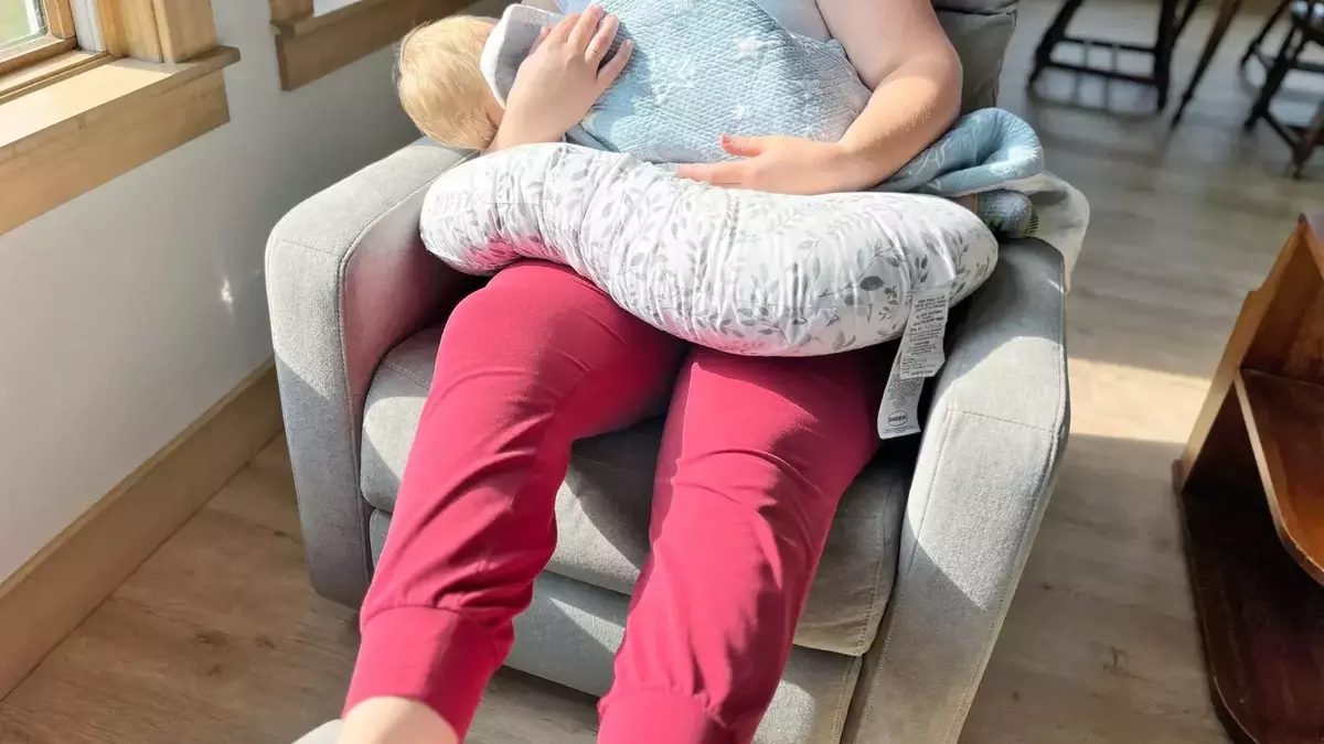 Top Nursery Gliders and Rocking Chairs for New Parents: Expert Reviews and Recommendations