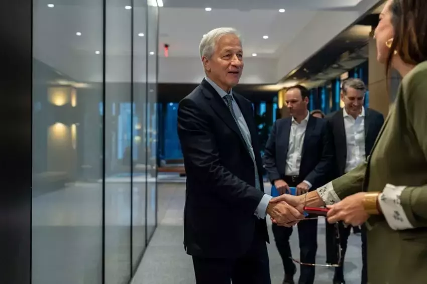 Coinbase CEO's Response to JPMorgan CEO's Stablecoin Remarks