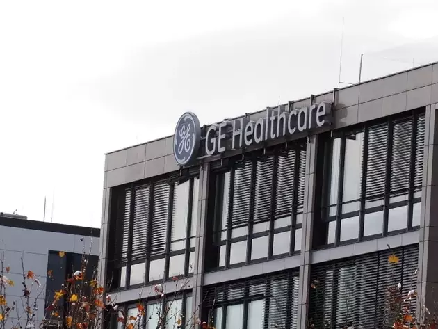 GE HealthCare Faces Challenges: Earnings Miss and Revised Outlook