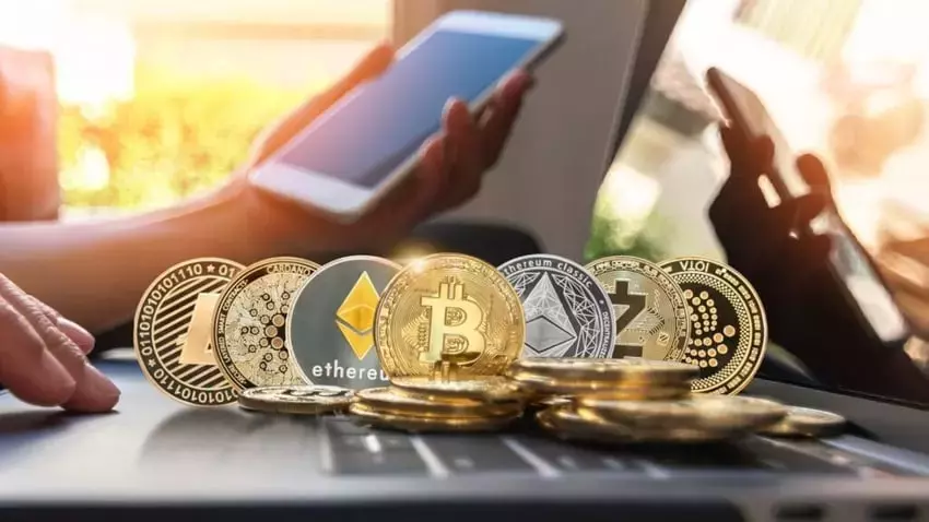 Bitcoin and Ethereum See Price Declines: A Technical Analysis Perspective