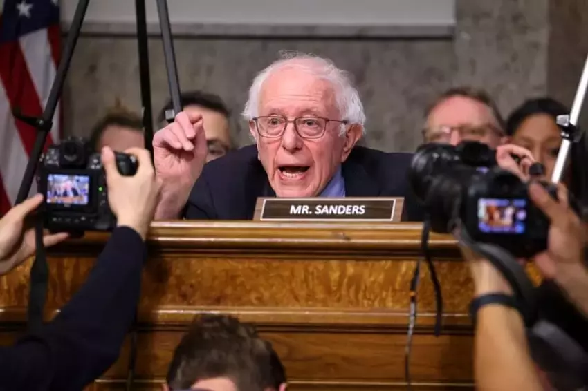 Senator Sanders Criticizes Trump's AI Executive Order as Insufficient