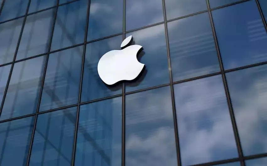 Apple's AI Ambitions: WWDC Hopes and Skeptical Views
