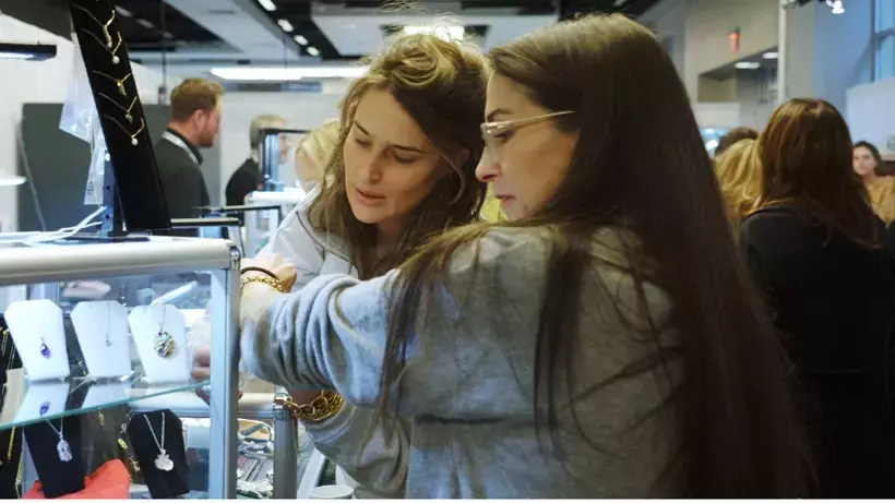 Luxury Resale Market Flourishes at NYC Jewelry, Antique, & Object Show