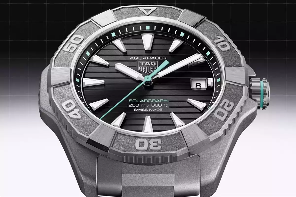 TAG Heuer Unveils Redesigned 40mm Aquaracer Professional 200 Solargraph