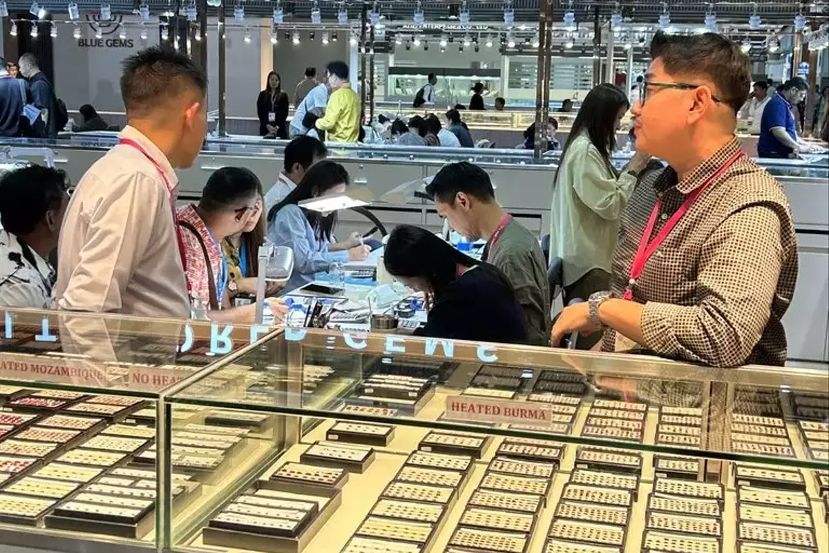 Thai Craftsmanship Shines at Bangkok Gems & Jewelry Fair, Trade Deal Talks Underway
