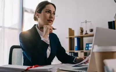 A Comprehensive Guide to Becoming a Lawyer Assistant