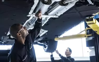 Mercedes-Benz – Diesel Mechanic Apprenticeship Program: A Pathway to Expertise and Career Growth