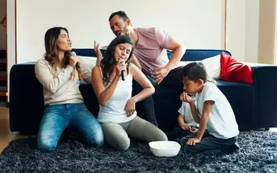 Unleash Your Inner Pop Star: A Review of the “Grab The Mic” Karaoke Board Game