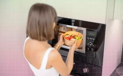 Microwaving Food: Retaining Nutrients and Maximizing Health Benefits