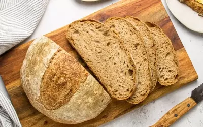 Effortless Whole Wheat Loaf: A No-Knead Dutch Oven Method