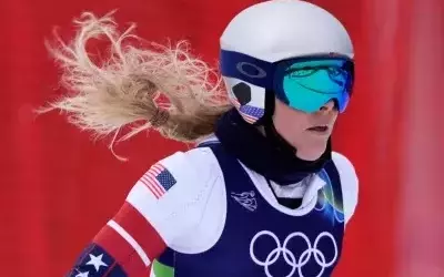 Lindsey Vonn's Olympic Downhill Bid Amidst Injury and Comeback