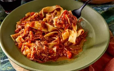 Effortless Slow-Cooked Pork Ragu: A Recipe for Rich, Italian-American Flavor