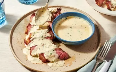 The Art of Crafting Creamy Chipotle Gorgonzola Sauce