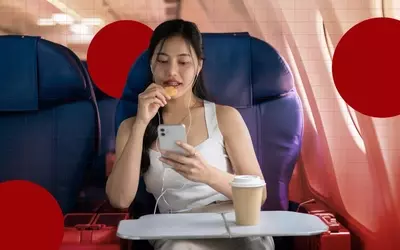 In-Flight Dining Etiquette: Best and Worst Snacks for Air Travel